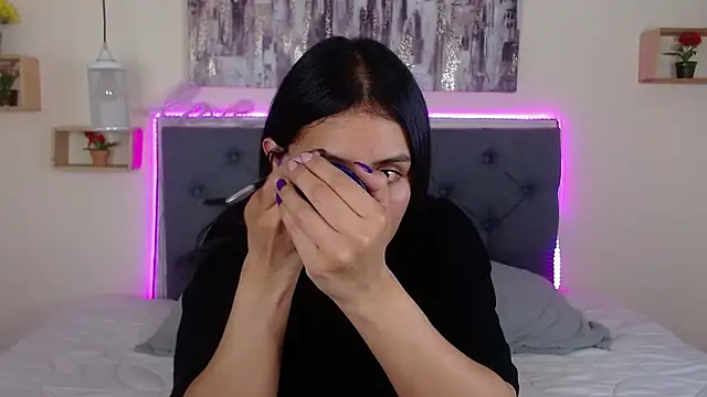 mia aira online show from October 29, 2025, 3:14 pm