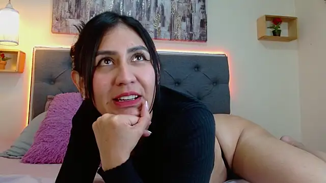 mia aira online show from December 2, 2025, 4:02 pm