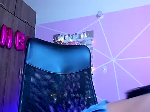  ALLYSON18  online show from November 14, 2025, 11:31 am