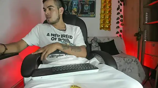 mikee scooth online show from January 8, 2025, 1:32 am