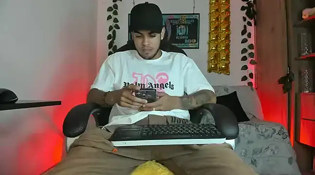 mikee scooth online show from January 12, 2025, 7:10 pm