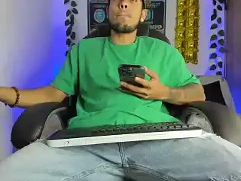 mikee scooth online show from January 20, 2025, 2:32 am