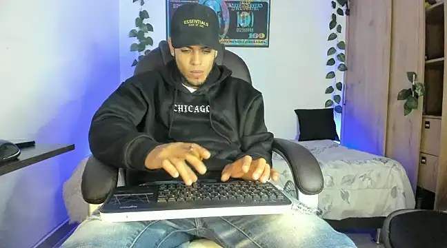 mikee scooth online show from February 17, 2025, 2:09 am