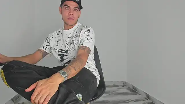 Snapshot of mikee_scooth chatting on January 15, 2026, 4:50 am mikee scooth online show from January 15, 2026, 4:50 am