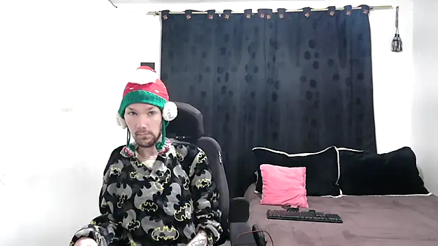 Snapshot of Sophia_and_Thomas chatting on December 24, 2024, 11:38 am Sophia and Thomas online show from December 24, 2024, 11:38 am