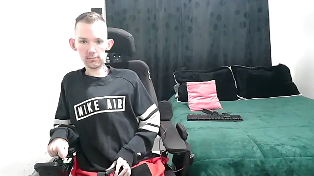 Snapshot of Sophia_and_Thomas chatting on March 3, 2025, 9:55 am Sophia and Thomas online show from March 3, 2025, 9:55 am