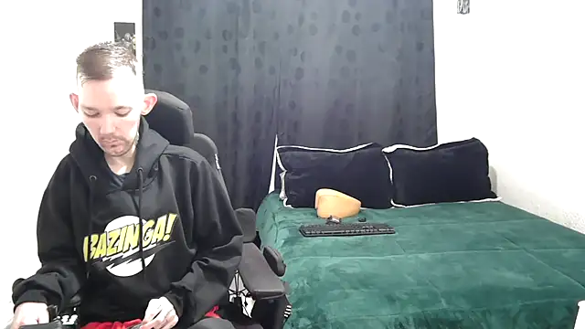 Snapshot of Sophia_and_Thomas chatting on March 7, 2025, 9:51 am Sophia and Thomas online show from March 7, 2025, 9:51 am