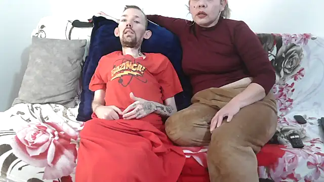 Sophia and Thomas online show from December 5, 2025, 8:27 pm