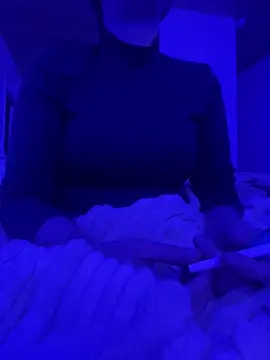 Snapshot of queenlo_xxx chatting on December 28, 2024, 6:39 am queenlo xxx online show from December 28, 2024, 6:39 am