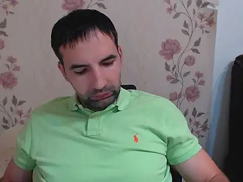 Snapshot of Leo_1617 chatting on December 14, 2025, 2:44 pm Leo 1617 online show from December 14, 2025, 2:44 pm