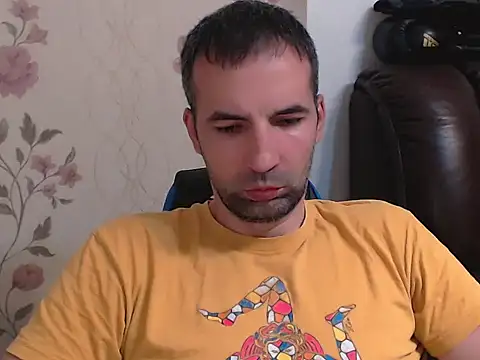 Snapshot of Leo_1617 chatting on July 7, 2026, 8:13 pm Leo 1617 online show from July 7, 2026, 8:13 pm