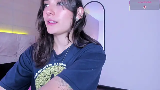 Snapshot of Karito-28 chatting on November 24, 2025, 12:05 pm Karito-28 online show from November 24, 2025, 12:05 pm