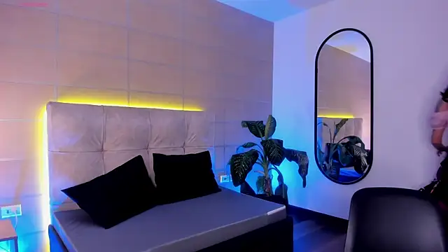 Snapshot of Karito-28 chatting on December 16, 2025, 12:21 pm Karito-28 online show from December 16, 2025, 12:21 pm