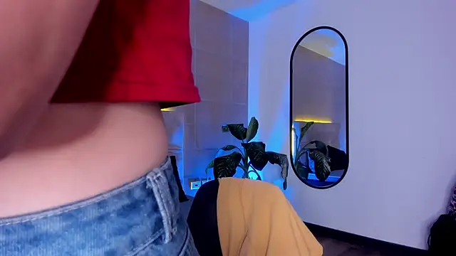 Snapshot of Karito-28 chatting on December 17, 2025, 2:45 pm Karito-28 online show from December 17, 2025, 2:45 pm