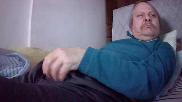 Snapshot of amylrmm1903 chatting on February 8, 2026, 4:10 pm amylrmm1903 online show from February 8, 2026, 4:10 pm