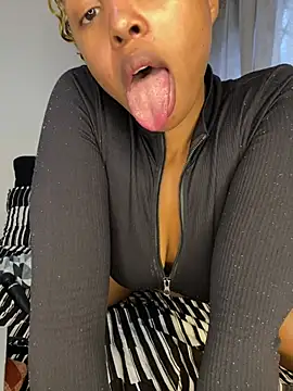 NickyBabes online show from March 5, 2026, 7:48 am