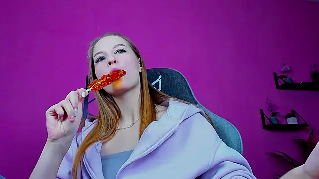 CuteMousee online show from December 9, 2024, 8:44 am