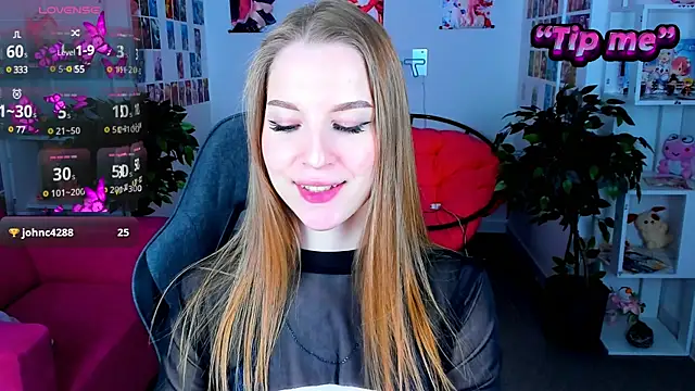 CuteMousee online show from January 5, 2025, 8:43 am