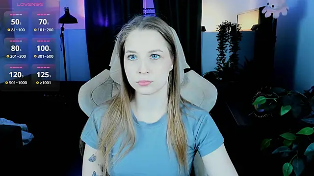 CuteMousee online show from December 16, 2025, 11:37 am