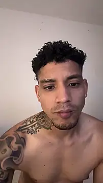 Snapshot of Davidbatista__ chatting on October 16, 2025, 7:48 pm Davidbatista online show from October 16, 2025, 7:48 pm