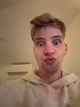 CDLukeLucy420 online show from October 2, 2025, 7:10 pm