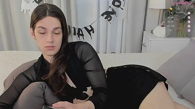 Snapshot of Alfreda_Mills chatting on October 31, 2025, 10:16 am Alfreda Mills online show from October 31, 2025, 10:16 am