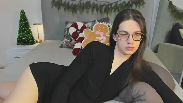 Snapshot of Alfreda_Mills chatting on December 18, 2025, 10:43 am Alfreda Mills online show from December 18, 2025, 10:43 am