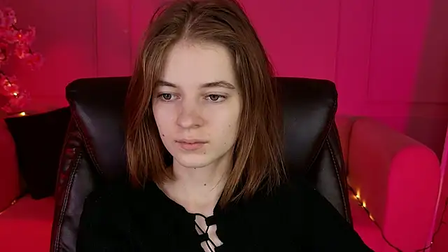 TinaDavil online show from December 8, 2024, 5:11 pm