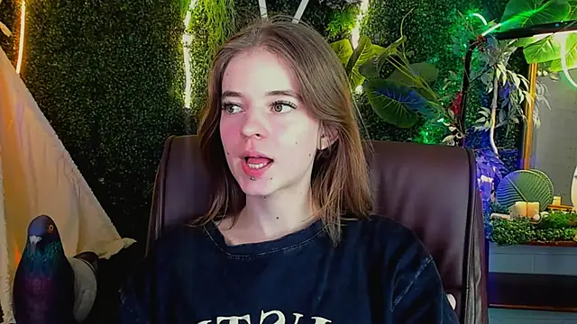 TinaDavil online show from February 24, 2025, 5:42 pm