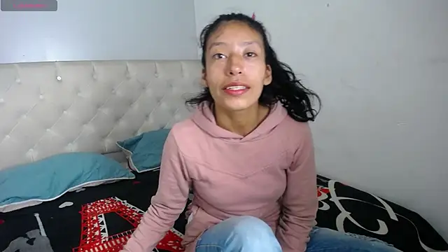 karolinee 66  online show from December 20, 2024, 3:25 am