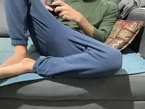 4small4inchlol online show from December 10, 2024, 5:55 pm