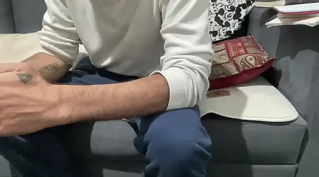 4small4inchlol online show from January 20, 2025, 4:55 pm