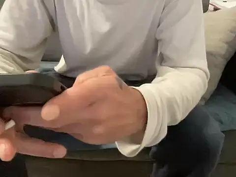 Snapshot of 4small4inchlol chatting on February 25, 2026, 8:29 pm 4small4inchlol online show from February 25, 2026, 8:29 pm