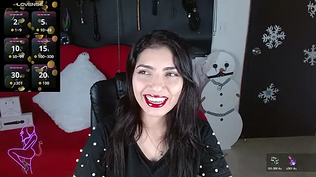 Carolaine69  online show from December 3, 2025, 1:20 pm