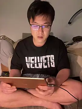 Snapshot of YoY-man chatting on February 5, 2025, 9:46 am YoY-man online show from February 5, 2025, 9:46 am