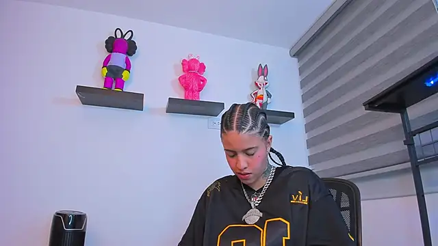 Gangster Girl online show from November 2, 2025, 5:48 pm