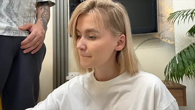 Adelovenick online show from November 2, 2025, 11:56 am