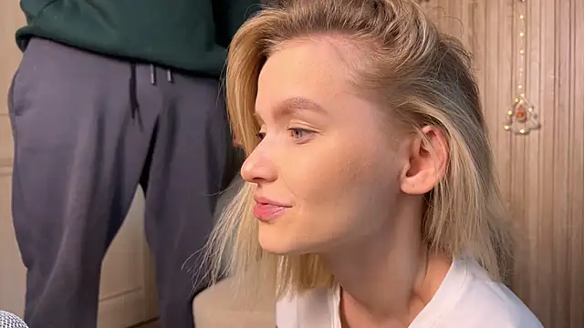 Snapshot of Adelovenick chatting on January 6, 2026, 9:57 am Adelovenick online show from January 6, 2026, 9:57 am