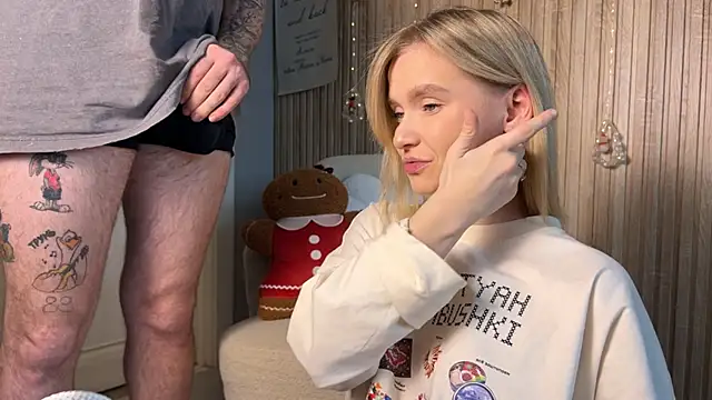 Snapshot of Adelovenick chatting on January 13, 2026, 9:58 am Adelovenick online show from January 13, 2026, 9:58 am