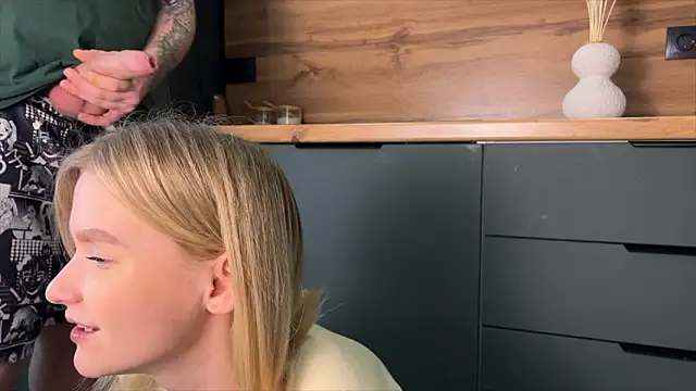 Snapshot of Adelovenick chatting on February 15, 2026, 7:38 am Adelovenick online show from February 15, 2026, 7:38 am