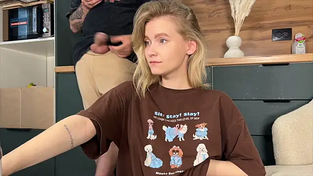 Adelovenick online show from May 17, 2026, 4:10 am