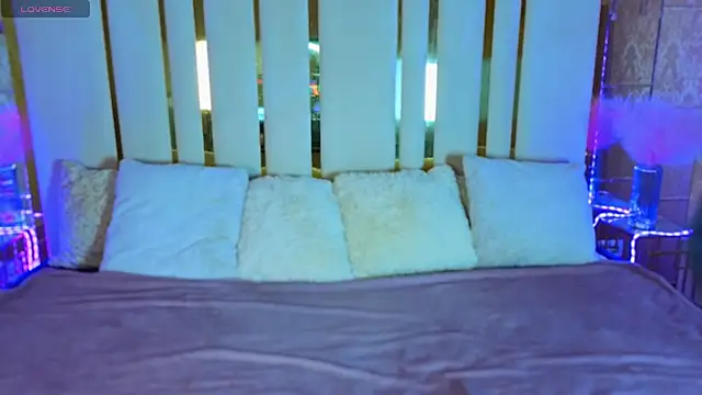 Daisy Delight online show from November 30, 2025, 10:14 pm