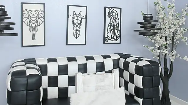 Snapshot of SARAFOXX_ chatting on January 8, 2025, 11:43 am SARAFOXX online show from January 8, 2025, 11:43 am