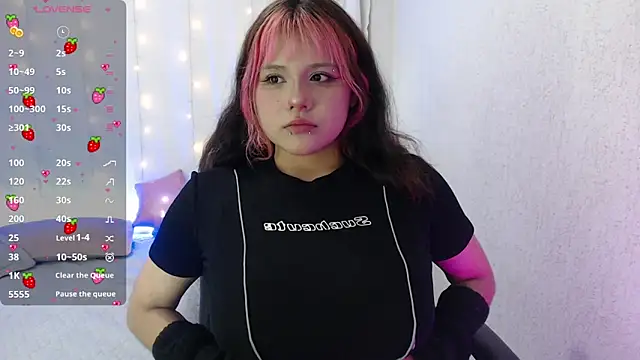 Snapshot of mixie_cute chatting on December 19, 2024, 9:49 pm mixie cute online show from December 19, 2024, 9:49 pm