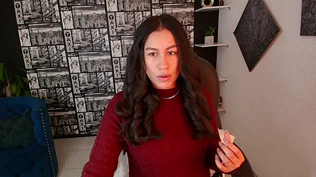 Snapshot of EmiGomez_ chatting on November 27, 2025, 12:40 pm EmiGomez online show from November 27, 2025, 12:40 pm