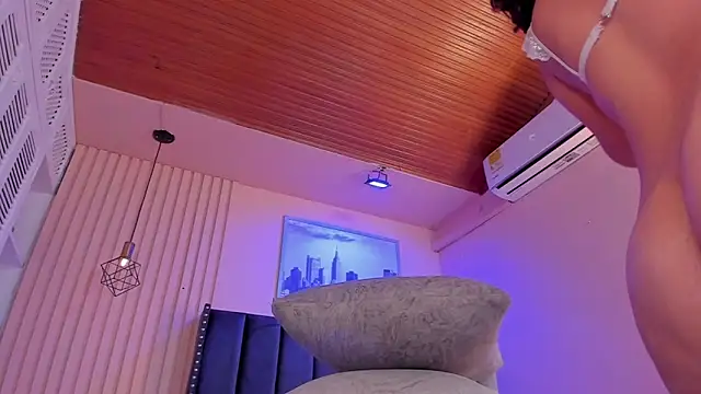 viiolett lee online show from January 18, 2025, 11:00 pm