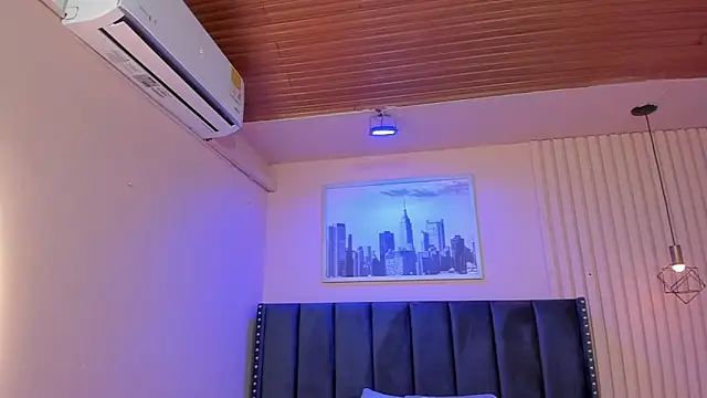 viiolett lee online show from September 23, 2025, 8:56 pm