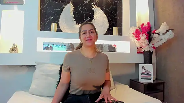 Snapshot of Cinthya_mjs chatting on October 11, 2025, 12:04 pm Cinthya mjs online show from October 11, 2025, 12:04 pm