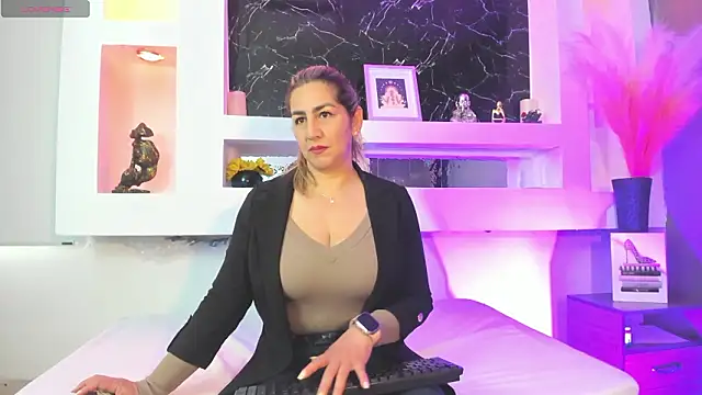 Snapshot of Cinthya_mjs chatting on February 14, 2026, 1:08 pm Cinthya mjs online show from February 14, 2026, 1:08 pm