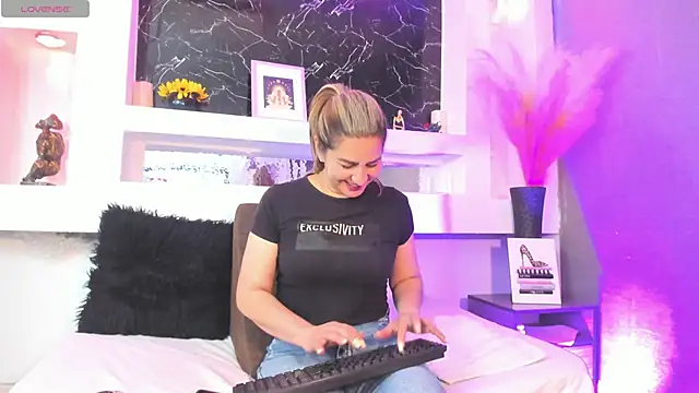 Snapshot of Cinthya_mjs chatting on February 19, 2026, 12:12 pm Cinthya mjs online show from February 19, 2026, 12:12 pm